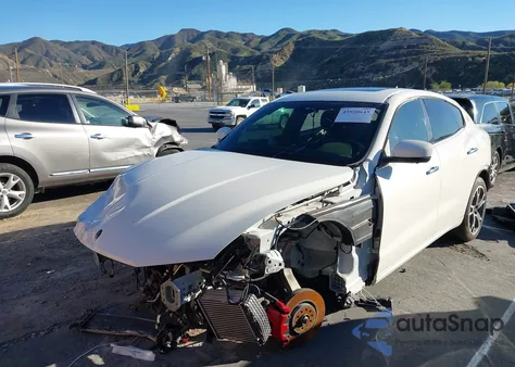 2022 Maserati Levante Modena z USA, uszkodzony, nr VIN ZN661YUM3NX406824